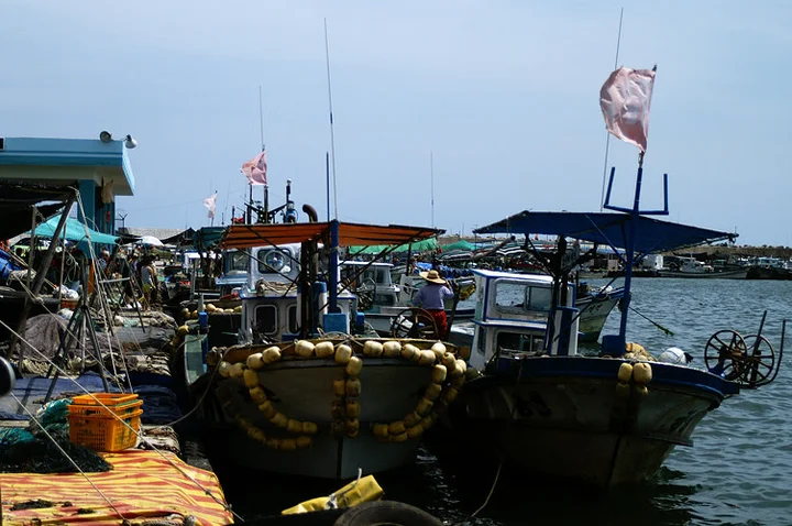 travel_060906_사천항과_주문진항의_오징어_배_3
