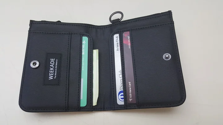 펼친 안쪽 모습